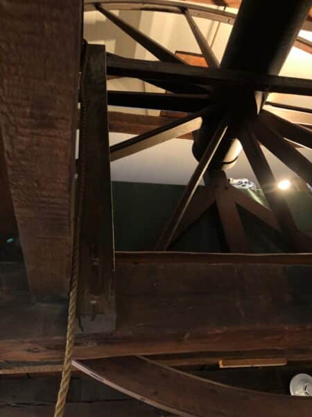 The c.1760 elevator lift in Anne Hall Antique Prints Gallery offices. 